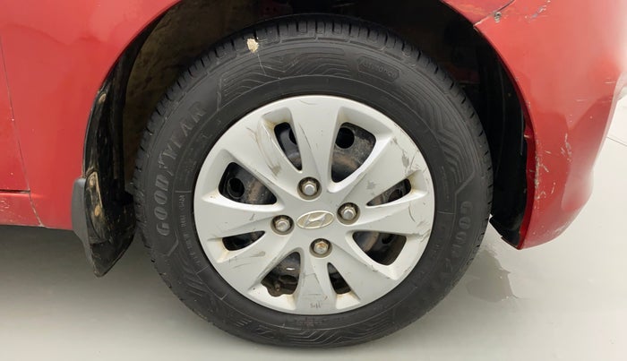 2012 Hyundai i10 SPORTZ 1.2, CNG, Manual, 1,12,460 km, Right Front Wheel