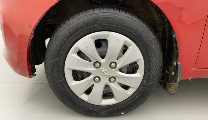 2012 Hyundai i10 SPORTZ 1.2, CNG, Manual, 1,12,460 km, Left Front Wheel
