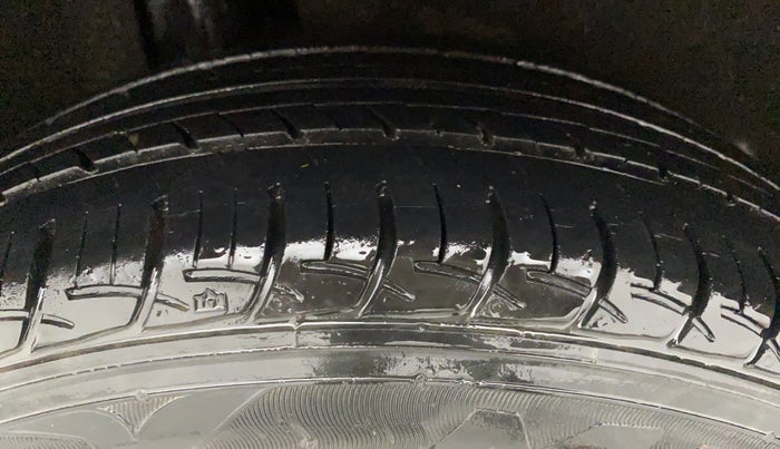 2017 Maruti Baleno DELTA PETROL 1.2, Petrol, Manual, 22,091 km, Right Rear Tyre Tread