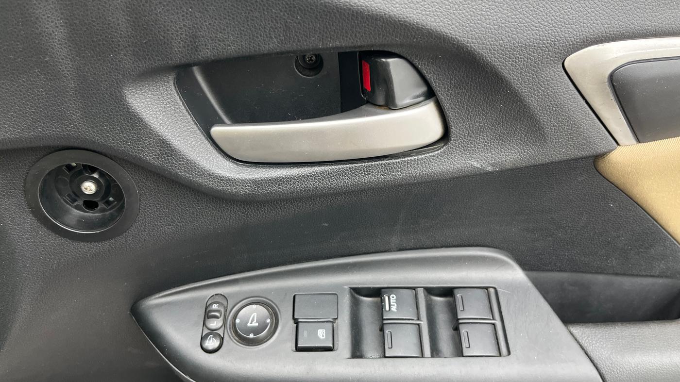 2017 Honda Jazz 1.2L I-VTEC V AT, Petrol, Automatic, 76,482 km, Driver Side Door Panels Control