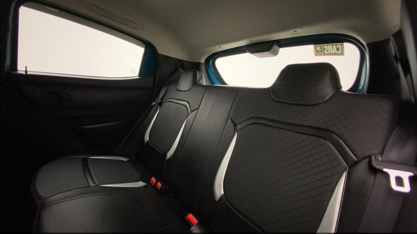 2021 Renault Kwid RXT 1.0 AMT (O), Petrol, Automatic, 17,453 km, Right Side Rear Door Cabin