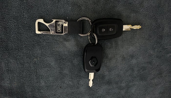 2021 Renault Kwid RXT 1.0 AMT (O), Petrol, Automatic, 17,453 km, Key Close Up