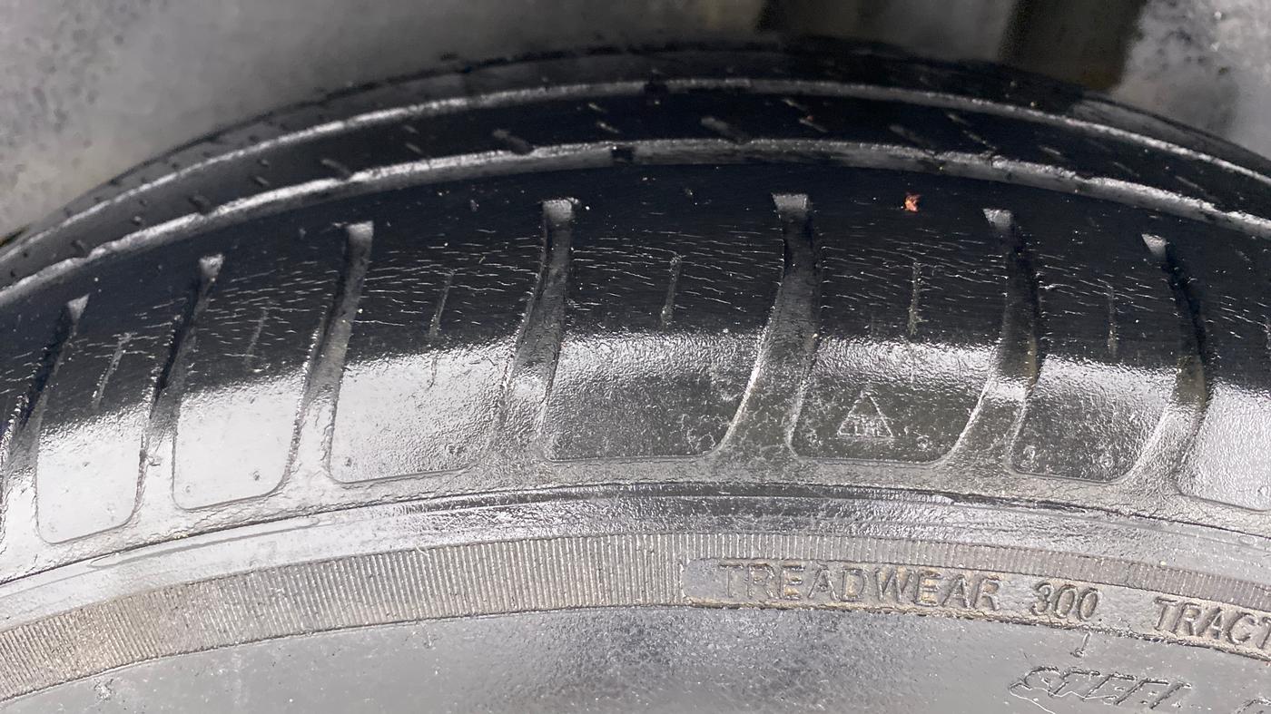 2018 Maruti Dzire VXI, Petrol, Manual, 90,967 km, Left Rear Tyre Tread