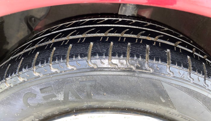 2015 Hyundai Grand i10 SPORTZ 1.2 KAPPA VTVT, Petrol, Manual, 43,156 km, Left Front Tyre Tread