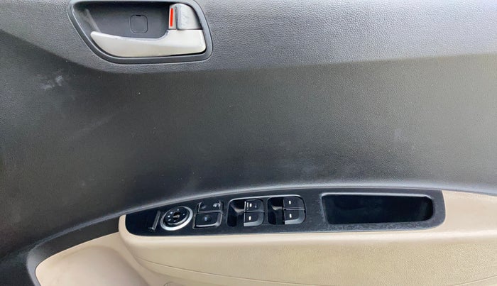 2015 Hyundai Grand i10 SPORTZ 1.2 KAPPA VTVT, Petrol, Manual, 43,156 km, Driver Side Door Panels Control