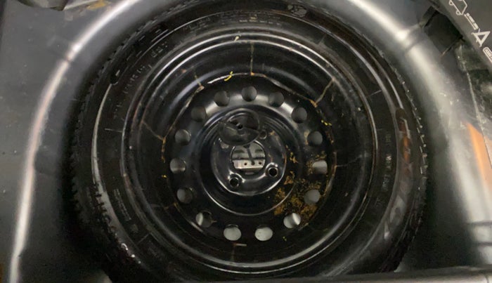 2017 Ford New Figo TITANIUM 1.2 PETROL MT, Petrol, Manual, 49,019 km, Spare Tyre