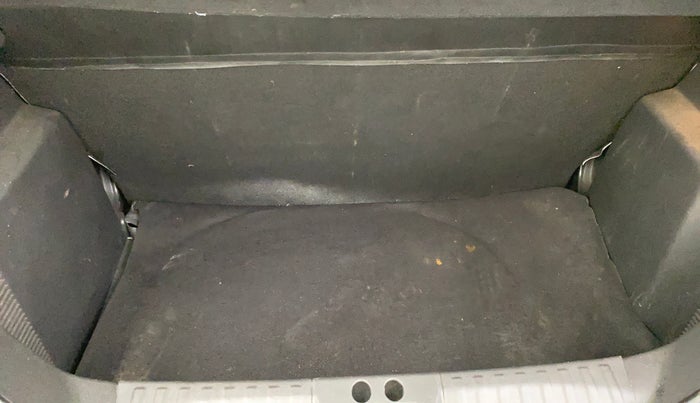 2017 Ford New Figo TITANIUM 1.2 PETROL MT, Petrol, Manual, 49,019 km, Boot Inside