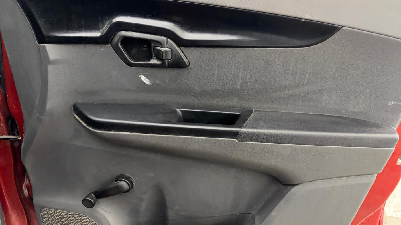 2018 Mahindra KUV 100 NXT K2+ P 6 STR, Petrol, Manual, 36,314 km, Driver Side Door Panels Control