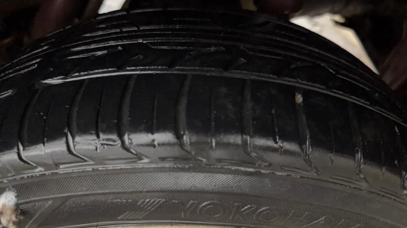 2018 Mahindra KUV 100 NXT K2+ P 6 STR, Petrol, Manual, 36,314 km, Left Rear Tyre Tread