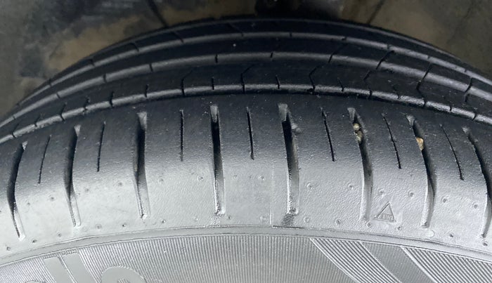 2019 Toyota Glanza V CVT, Petrol, Automatic, 25,560 km, Left Front Tyre Tread