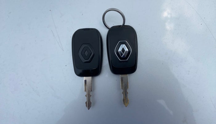 2020 Renault Kwid RXT 1.0 AMT (O), Petrol, Automatic, 10,427 km, Key Close Up