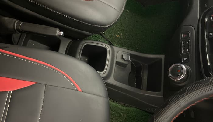 2018 Renault Kwid RXT 1.0 AMT (O), Petrol, Automatic, 46,582 km, Gear Lever