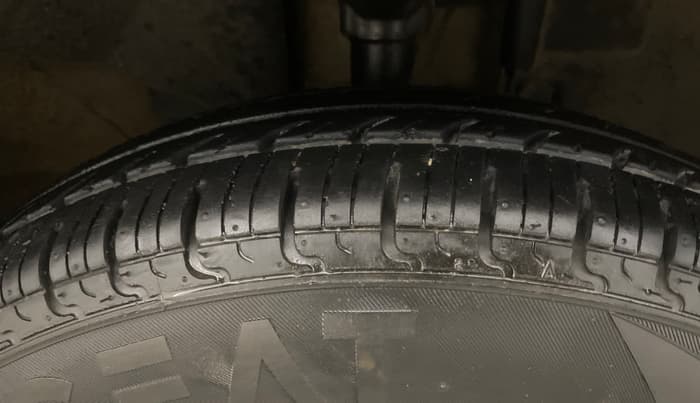 2018 Renault Kwid RXT 1.0 AMT (O), Petrol, Automatic, 46,582 km, Right Front Tyre Tread