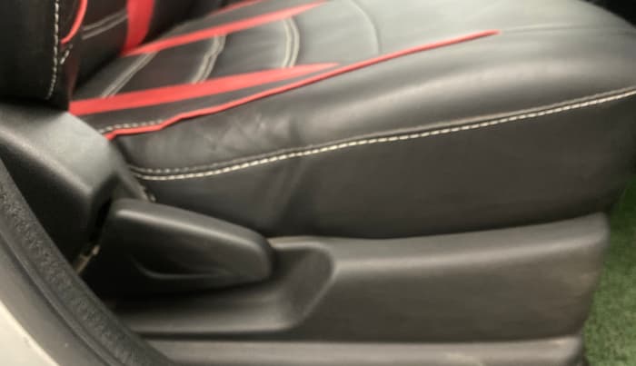 2018 Renault Kwid RXT 1.0 AMT (O), Petrol, Automatic, 46,582 km, Driver Side Adjustment Panel