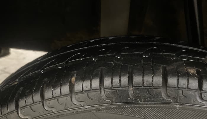 2018 Renault Kwid RXT 1.0 AMT (O), Petrol, Automatic, 46,582 km, Right Rear Tyre Tread