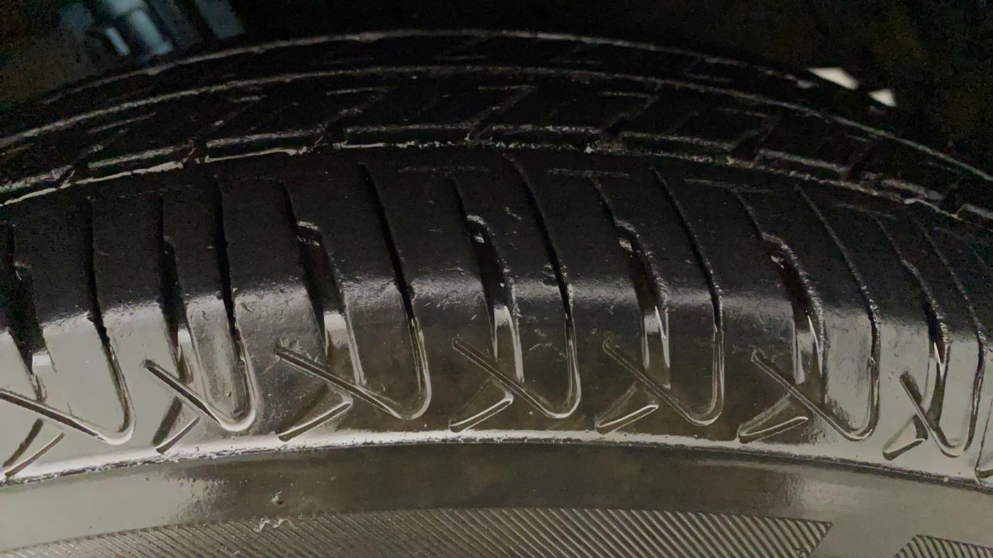 2012 Maruti Swift Dzire VXI, Petrol, Manual, 82,318 km, Left Rear Tyre Tread
