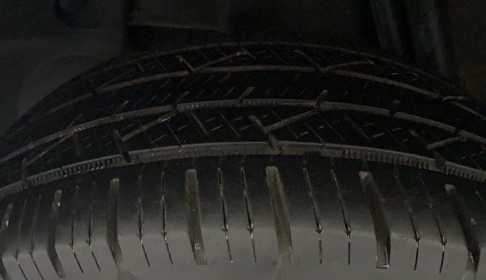 2021 Renault Duster RXZ 1.5 PETROL MT, Petrol, Manual, 91,138 km, Right Rear Tyre Tread