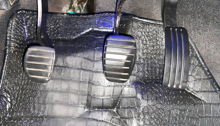 2021 Renault Duster RXZ 1.5 PETROL MT, Petrol, Manual, 91,138 km, Pedals