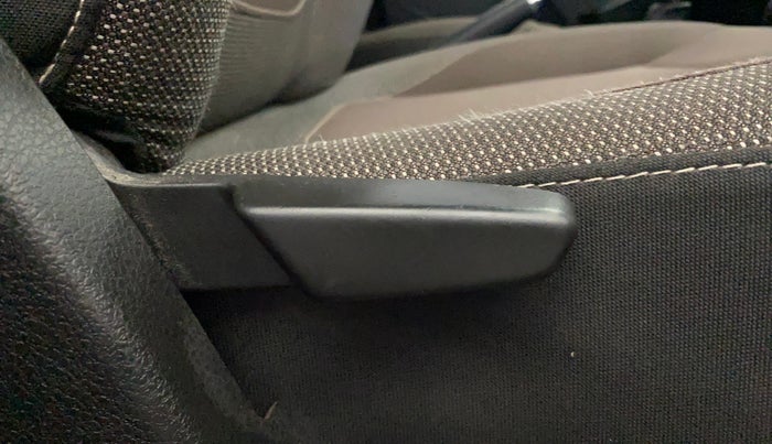 2021 Renault Duster RXZ 1.5 PETROL MT, Petrol, Manual, 91,138 km, Driver Side Adjustment Panel