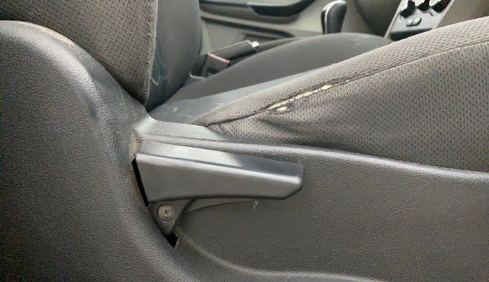 2016 Tata Tiago XT PETROL, Petrol, Manual, 81,746 km, Driver Side Adjustment Panel