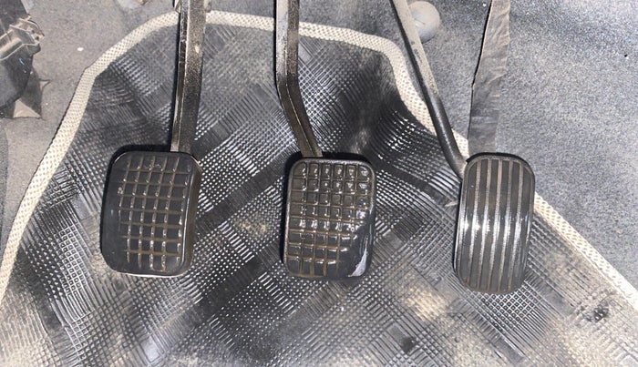 2016 Tata Tiago XT PETROL, Petrol, Manual, 81,746 km, Pedals