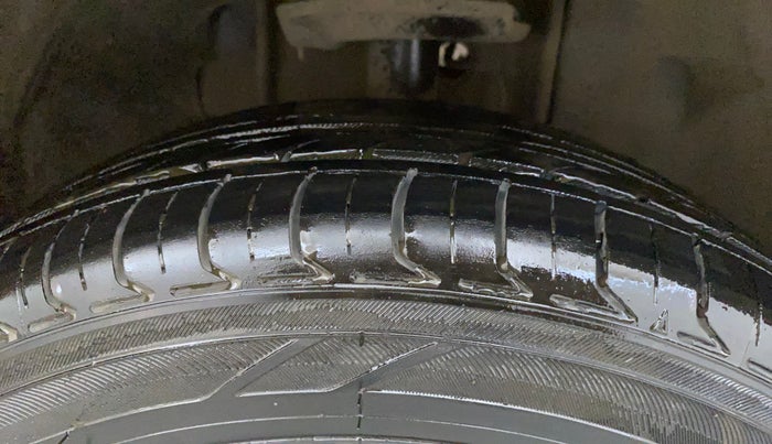 2016 Tata Tiago XT PETROL, Petrol, Manual, 81,746 km, Right Front Tyre Tread