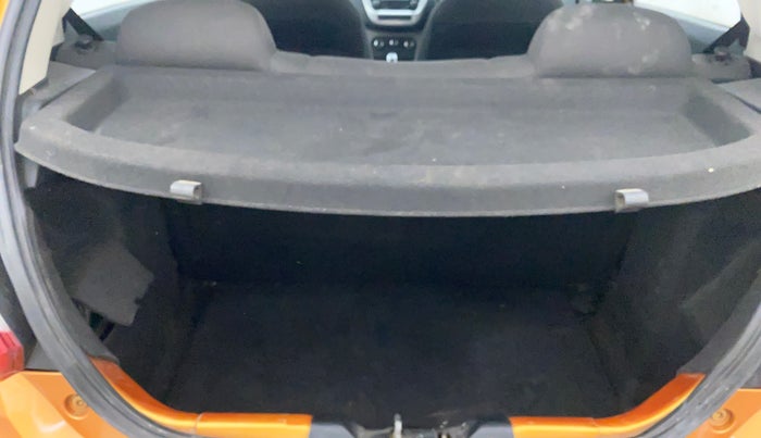 2016 Tata Tiago XT PETROL, Petrol, Manual, 81,746 km, Boot Inside