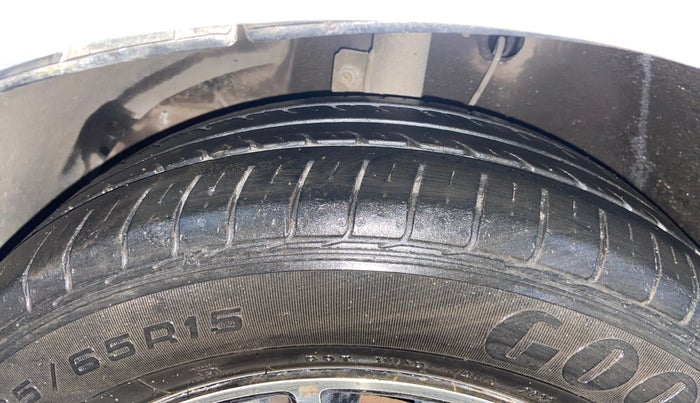 2017 Maruti Dzire ZXI PLUS, Petrol, Manual, 69,433 km, Left Front Tyre Tread