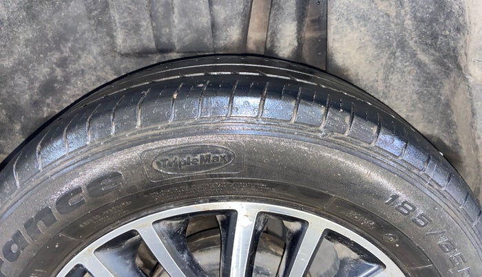 2017 Maruti Dzire ZXI PLUS, Petrol, Manual, 69,433 km, Left Rear Tyre Tread