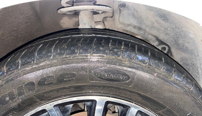 2017 Maruti Dzire ZXI PLUS, Petrol, Manual, 69,433 km, Right Front Tyre Tread