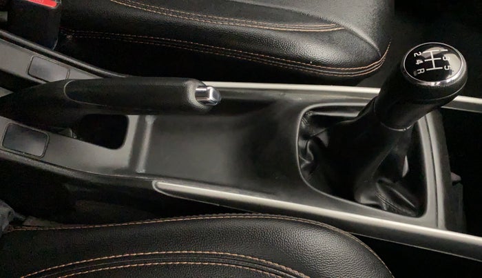 2018 Maruti Baleno DELTA PETROL 1.2, Petrol, Manual, 45,037 km, Gear Lever