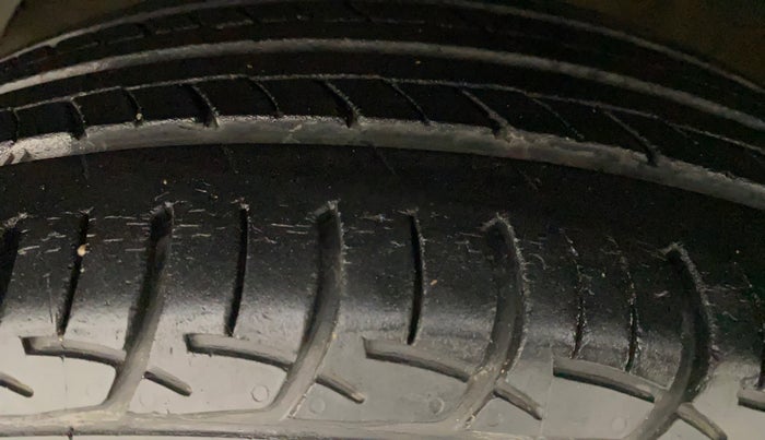 2018 Maruti Baleno DELTA PETROL 1.2, Petrol, Manual, 45,037 km, Left Front Tyre Tread