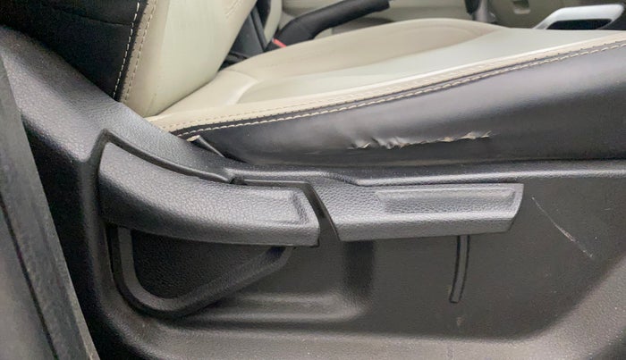 2022 KIA SONET HTX 1.0 IMT, Petrol, Manual, 79,993 km, Driver Side Adjustment Panel