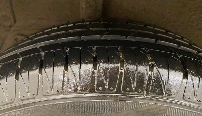 2022 KIA SONET HTX 1.0 IMT, Petrol, Manual, 79,993 km, Right Rear Tyre Tread