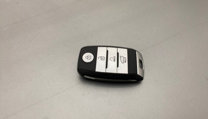 2022 KIA SONET HTX 1.0 IMT, Petrol, Manual, 79,993 km, Key Close Up