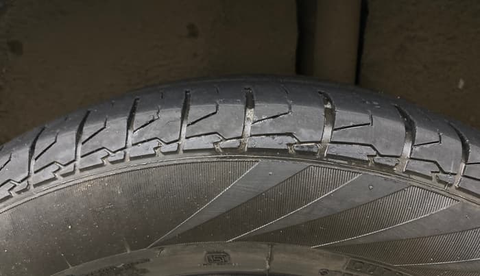 2016 Ford Ecosport TITANIUM 1.5L PETROL AT, Petrol, Automatic, 71,789 km, Left Rear Tyre Tread