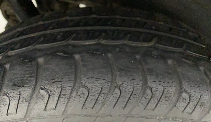 2016 Maruti Wagon R 1.0 VXI, Petrol, Manual, 45,727 km, Right Rear Tyre Tread