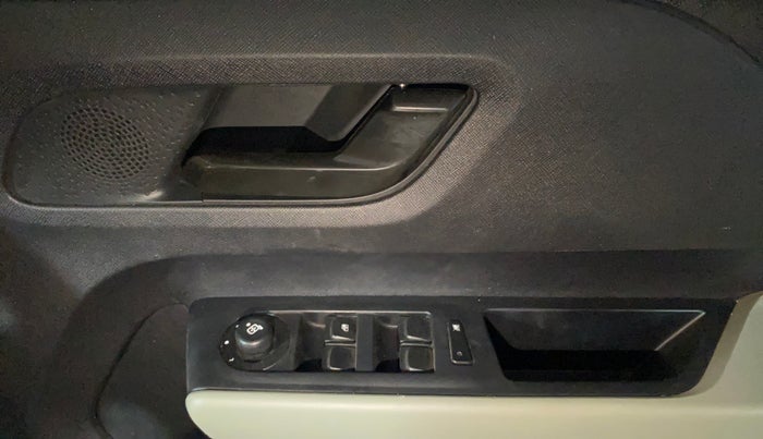 2024 Tata PUNCH ADVENTURE MT CNG , CNG, Manual, 19,654 km, Driver Side Door Panels Control