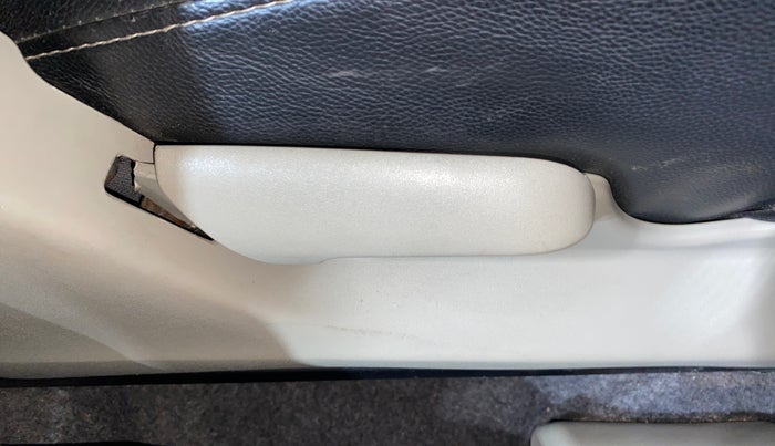 2017 Maruti Celerio VXI, Petrol, Manual, 41,103 km, Driver Side Adjustment Panel