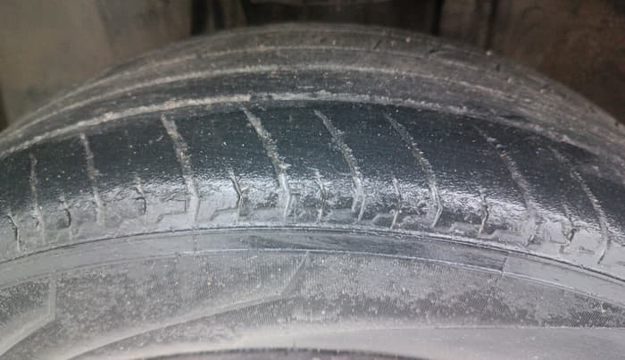2021 Renault Kiger RXT 1.0 TURBO MT, Petrol, Manual, 97,117 km, Left Front Tyre Tread