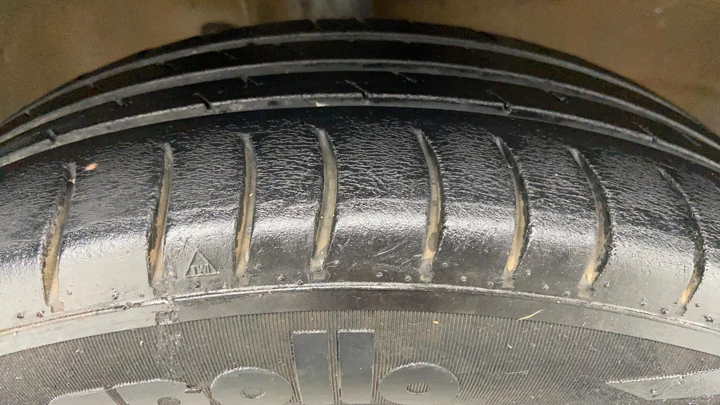 2014 Maruti Wagon R 1.0 VXI, Petrol, Manual, 44,776 km, Right Front Tyre Tread