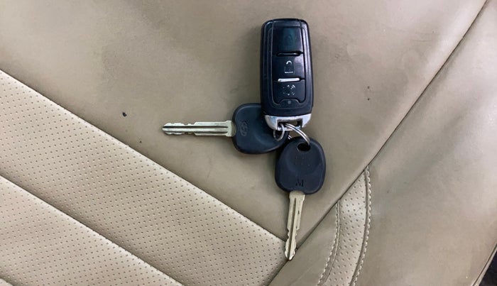 2014 Hyundai i10 MAGNA 1.1, Petrol, Manual, 81,538 km, Key Close Up