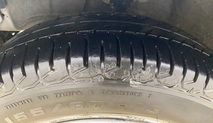 2014 Hyundai i10 MAGNA 1.1, Petrol, Manual, 81,538 km, Left Front Tyre Tread