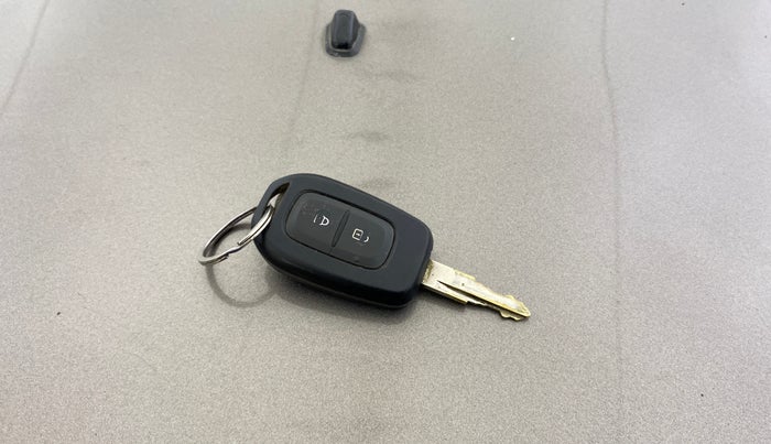 2019 Renault Kwid CLIMBER 1.0 AMT, Petrol, Automatic, 28,952 km, Key Close Up