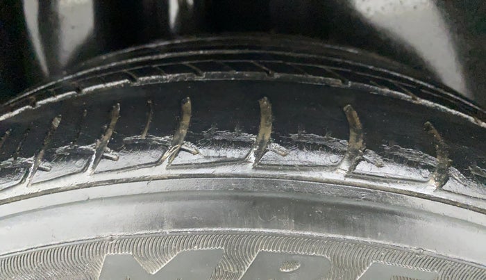 2018 Volkswagen Polo HIGH LINE PLUS 1.0, Petrol, Manual, 48,157 km, Right Rear Tyre Tread