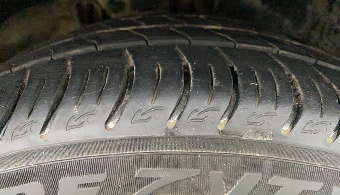 2018 Volkswagen Polo HIGH LINE PLUS 1.0, Petrol, Manual, 48,157 km, Right Front Tyre Tread