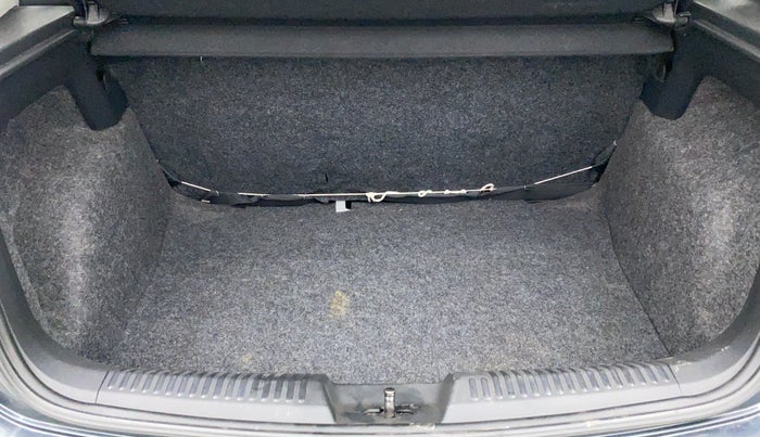 2018 Volkswagen Polo HIGH LINE PLUS 1.0, Petrol, Manual, 48,157 km, Boot Inside