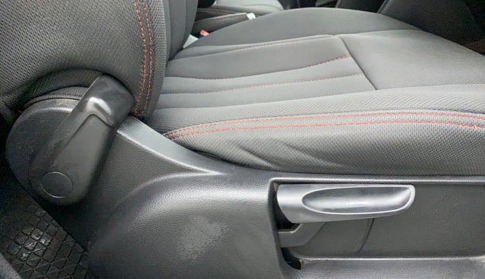 2018 Volkswagen Polo HIGH LINE PLUS 1.0, Petrol, Manual, 48,157 km, Driver Side Adjustment Panel