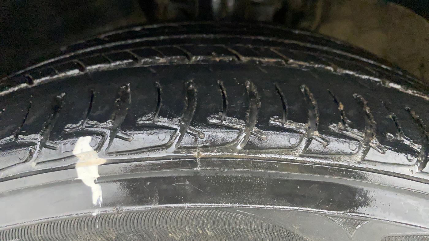 2018 Volkswagen Polo HIGH LINE PLUS 1.0, Petrol, Manual, 48,157 km, Left Front Tyre Tread