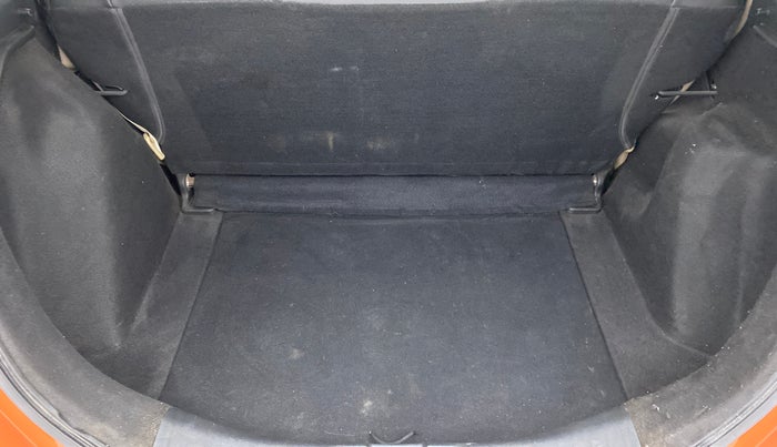 2015 Honda Jazz 1.2 V AT, Petrol, Automatic, 52,347 km, Boot Inside